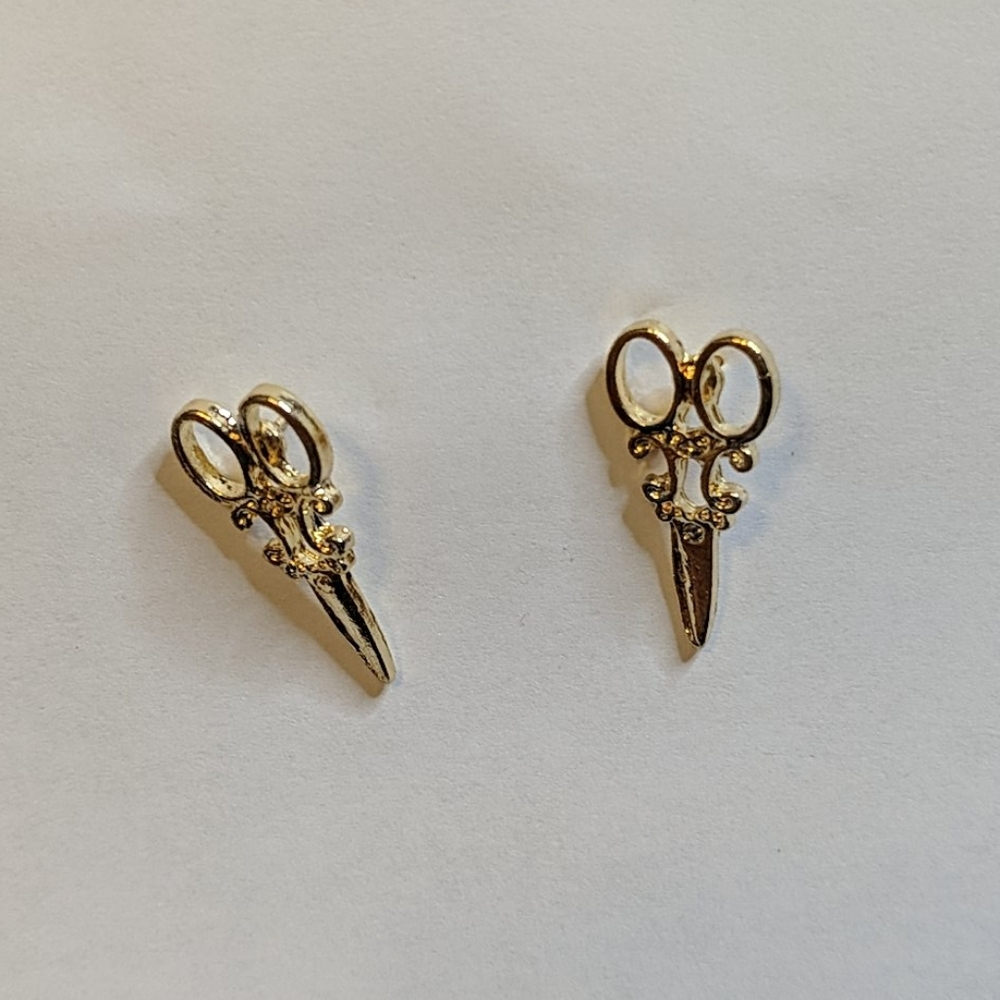 Scissor gold stud earrings - Picture 3 of 6